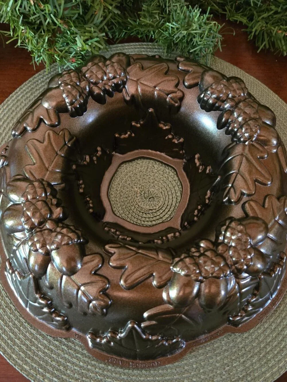 Nordic Ware Fall Harvest Autumn Bundt Pan, Bronze, 10 Cups, Leaves & Acorns